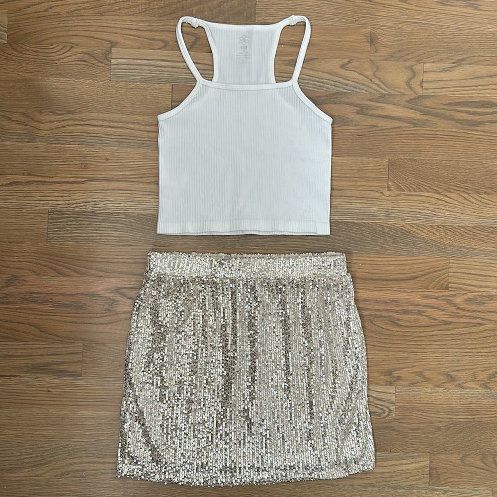 NWOT Love On A Hanger Mini Skirt sz Medium Womens Sequin Stretchy Gold Champagne